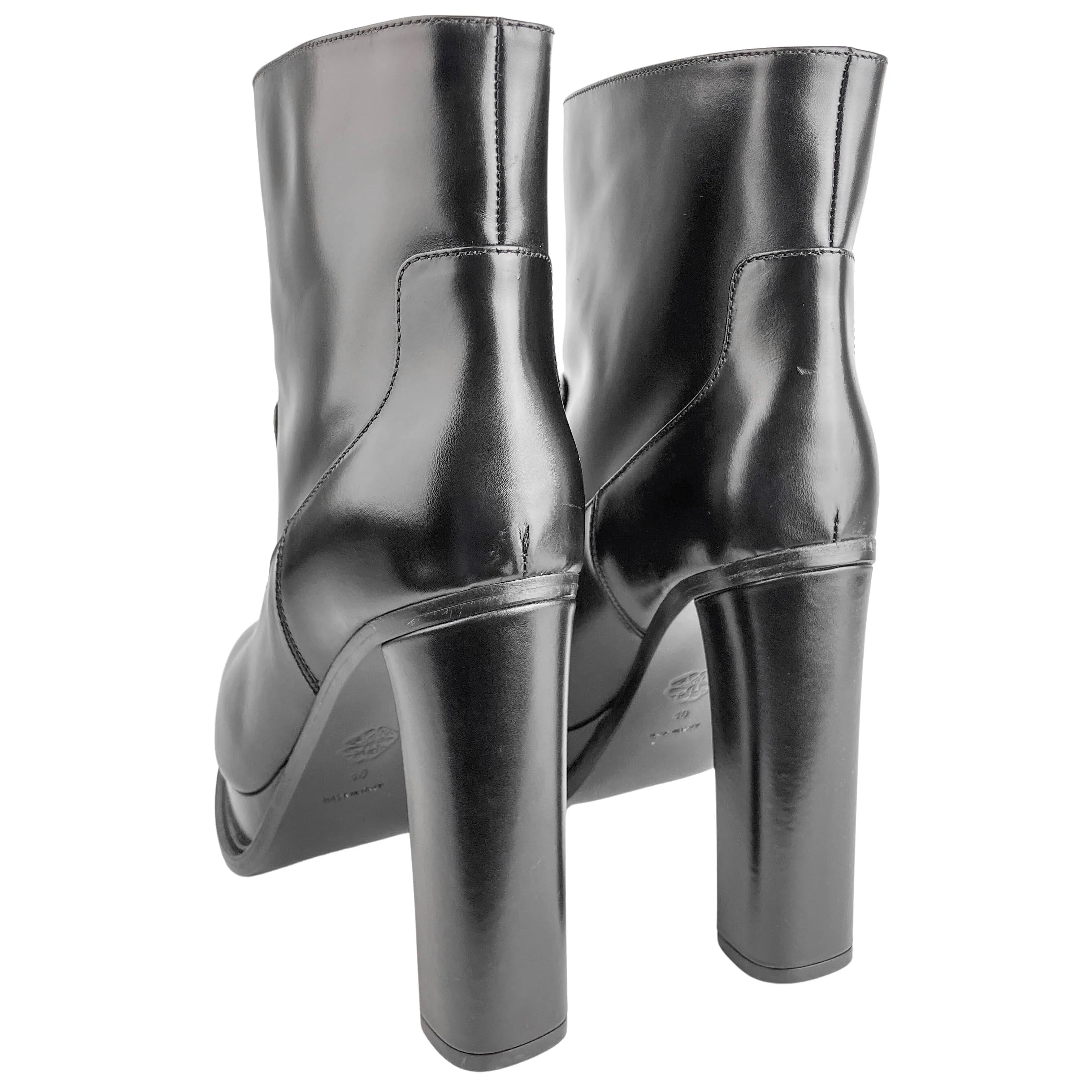 Alexander McQueen Ankle Boots in Black